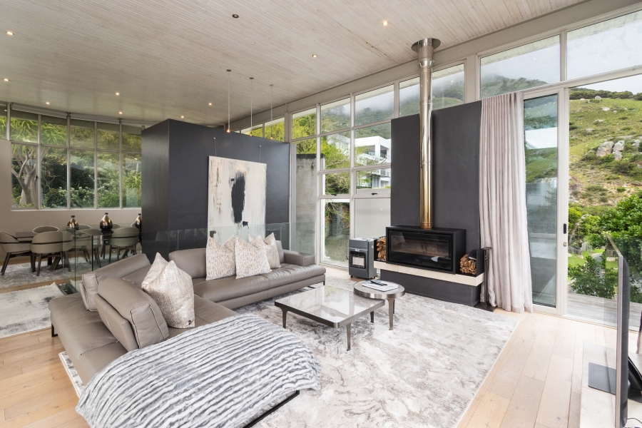 3 Bedroom Property for Sale in Bakoven Western Cape